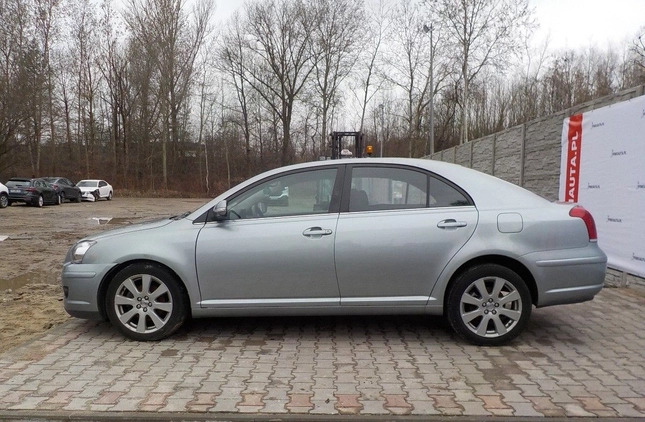 Toyota Avensis cena 10900 przebieg: 173307, rok produkcji 2009 z Baranów Sandomierski małe 379